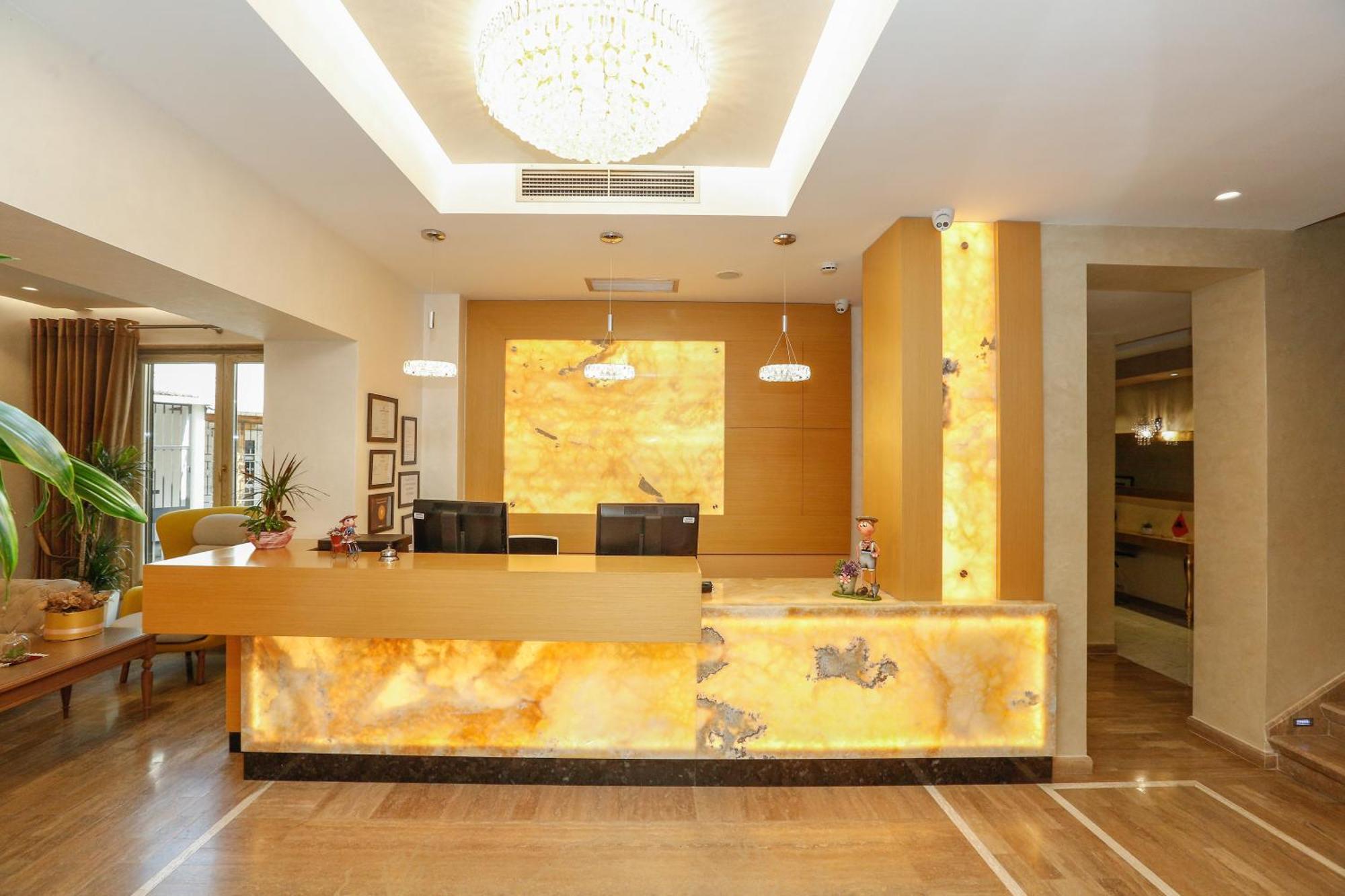 Oxford Hotel Tirana
