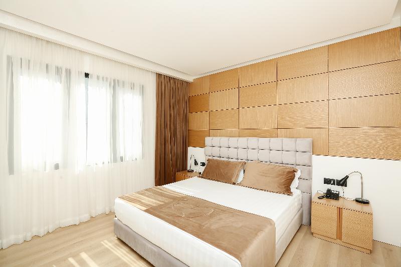 Oxford 4* Tirana